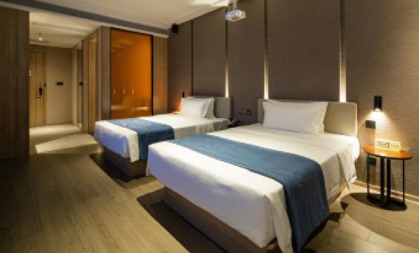 Shenzhen DingjunshanYouxi Movie Hotel(Bao'an International Airport Baotian 1st Road Subway Station)