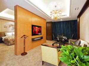 Baihe fashion hotel in tao nan city