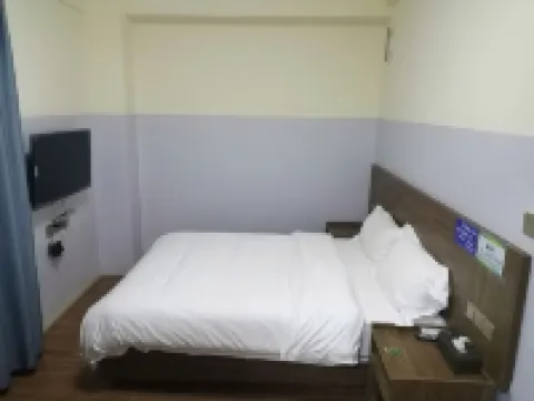 Leizhou Wuhu Apartment