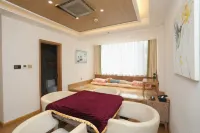 Changchun Lanhai Tangquan Business Hotel