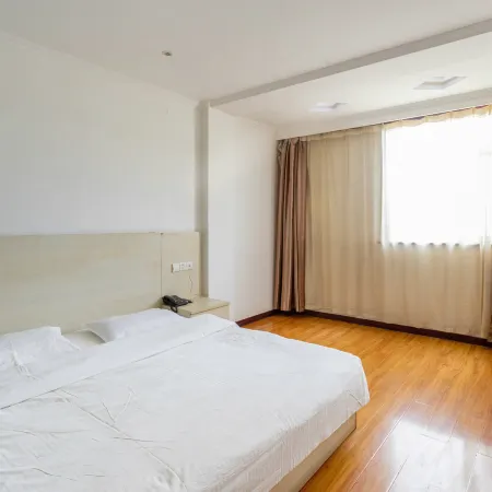 Xindongfang Express Hotel (Lvliang Longfeng Street)