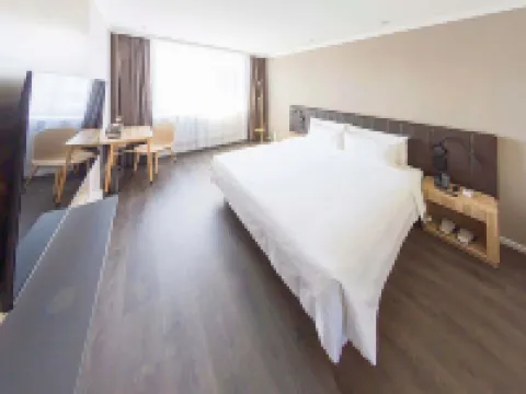 HanTing Premium Hotel (Jilin Tianjin Street Fortune Plaza) Hotels in Jilin City