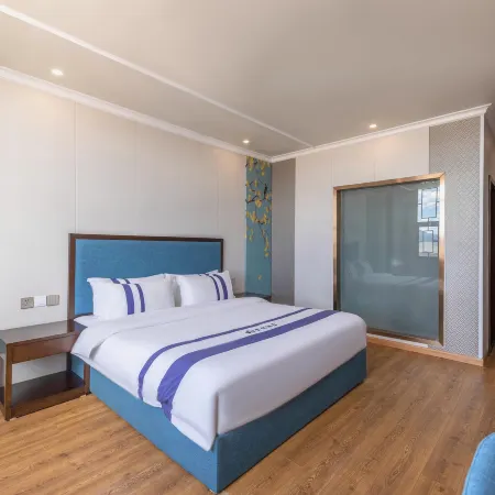 Yunjin Hotel (Ganzi Litang 318 National Road Dongcheng Branch)