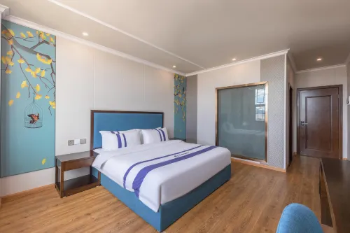 Yunjin Hotel (Ganzi Litang 318 National Road Dongcheng Branch)