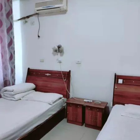 Yixin Hotel
