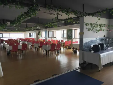 Home View Sea Hotel Отели рядом с достопримечательностью «College Physics Lab of Optoelectronics Department， Harbin Institute of Technology (Weihai)»