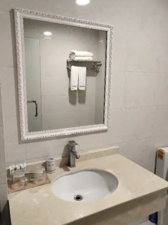 Jintang Lihuang Hotel Отели рядом с достопримечательностью «Wufengxi Ancient Town»