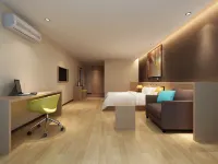 IU Hotel (Sansu temple, Meishan Statue Square) - موقف سيارات