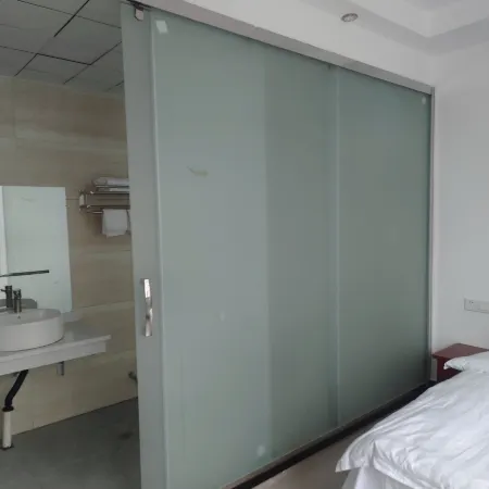 Shuanglong Hotel