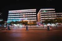 Tiancheng Business Hotel Hotel dekat FuYang DiYi BuXingJie