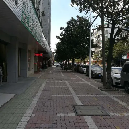 Junyi Chain Hotel (Haiyan Qiyuan Chengbei East Road)