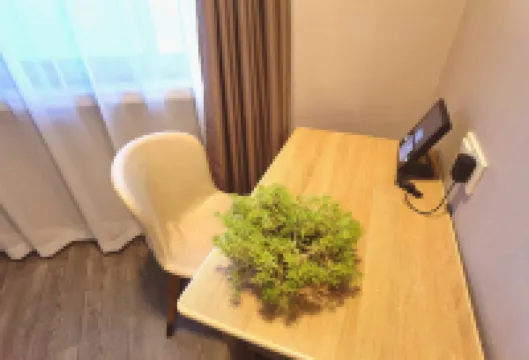 Fashion Tianjiao Hotel (Chengdu Kuanzhai Alley Luomashi Subway Station)