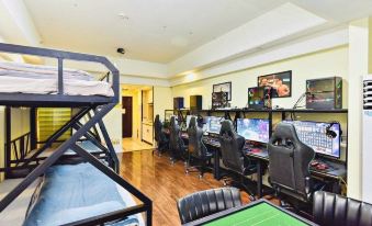 Liyang OMG E-sports Apartment (Luzhou Wanda Plaza)