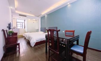 Hongtai Xunjing Hotel (Dazhong Road Pedestrian Street)