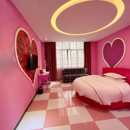 Tianyue Theme Hotel (Daozhou North Road Wanhe Century City)