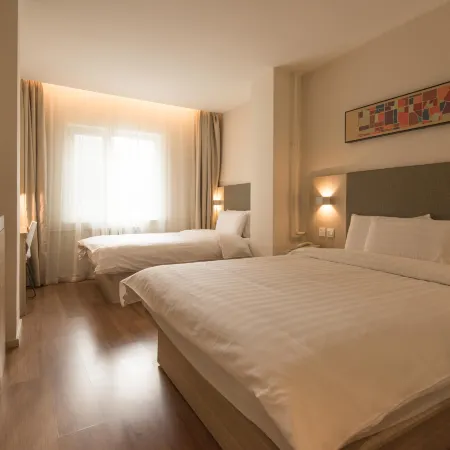 HanTing Hotel (Xining Daxin Street Night Market Mojia Street)