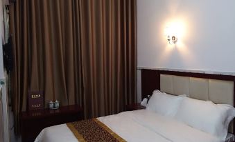 Xiangxiang Huabin Business Hotel