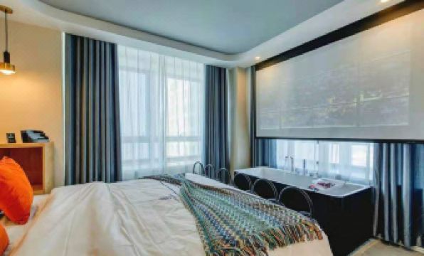 Boyue Jiatu Hotel (Urumqi Wanda Plaza High-speed Railway Station)