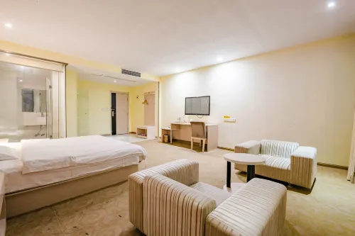 George e's hotel chain (Zhecheng) - Parking