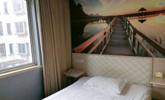 Qiandeng Ancient Town Business Hotel