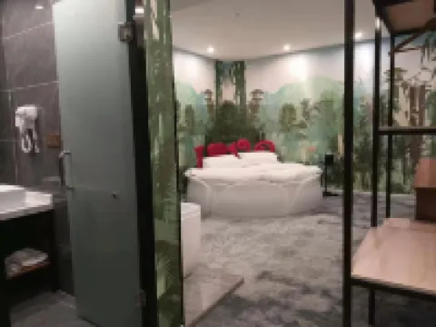 Peng'an Youth Memory Theme Hotel