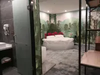Peng'an Youth Memory Theme Hotel
