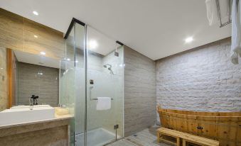 LiangYi Hotel(Shenzhen Buji east station)