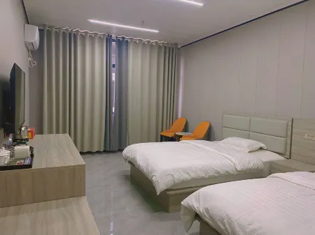 Yangjia Courtyard Homestay Отели в г. Пэншуй-Мяо-Туцзяский автономный уезд