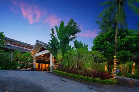 Qixianling Baoting Liyuan Hot Spring Hotel Отели рядом с достопримечательностью «Qixian Square»