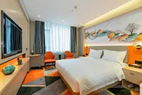 Yueya Tangju Theme Hotel (Guangzhou Baima Garment City Railway Station Subway Station) Hotels near Liuxiang Culture Square