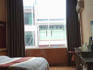 Changshun Yelang Hotel