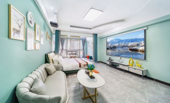 Yunshang Cinema Boutique Apartment (Wuhan Jianghan Road Subway Station)