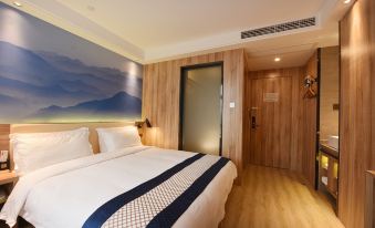 Super 8 (North Of Yihuan Mengcheng Road)