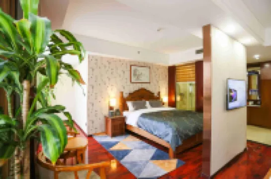 Chonpines Hotel(Beijing Daxing Airport LineCaoqian Metro Station) Hotels in Yongdingmen and South Railway Station Area