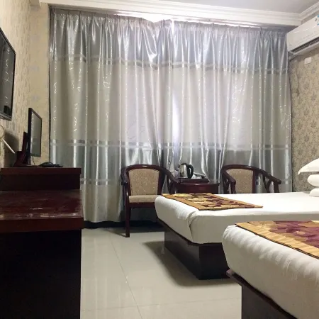 Lingbao Juxinyuan Business Hotel