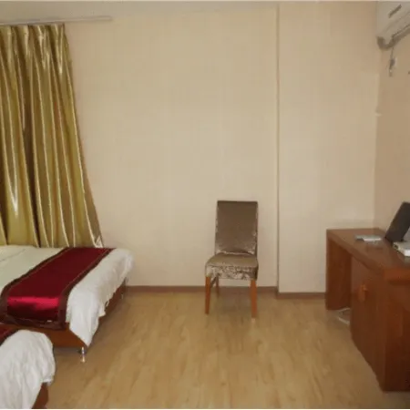 Longchang Yage Hotel