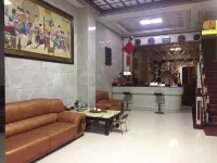 Xinfeng Yidong Hotel