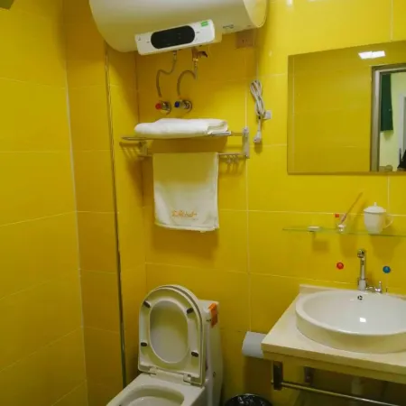 Zhoukou Yili Renhe Hotel