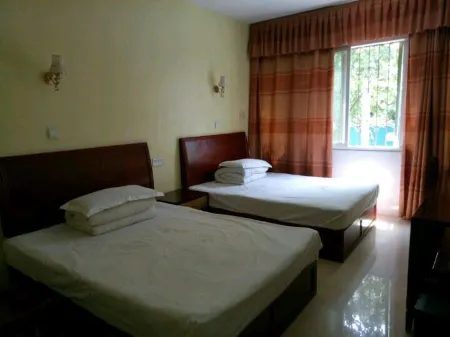 Wangcang Yinquan Hotel Отели в г. Ванцан