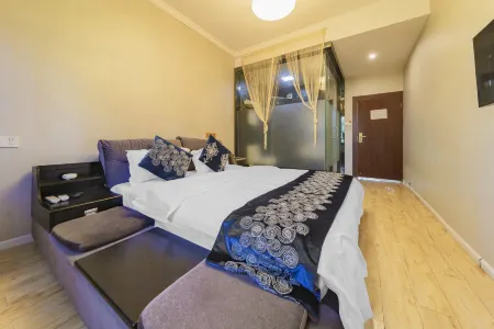 Jinghu Theme Hotel Отели рядом с достопримечательностью «Chengdu Sports Institute (New Campus)»