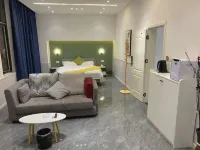 Silin Homestay (Leshan High-speed Railway Shihao Plaza)
