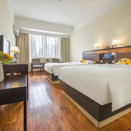 Boutique Holiday Hotel (Beihai Beibuwan Square)