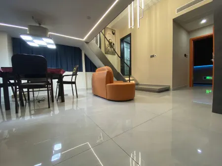 Roman Wisdom E-sports Hotel Отели рядом со станцией Chibi Railway Station