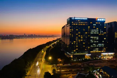 The Azure Qiantang, a Luxury Collection Hotel, Hangzhou