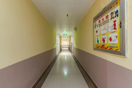 Guomao Holiday Apartment Hotel Отели рядом с достопримечательностью «Henan Water Conservancy and Environment Vocational College»