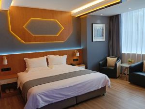 Xianyang Green Island E-sports Hotel