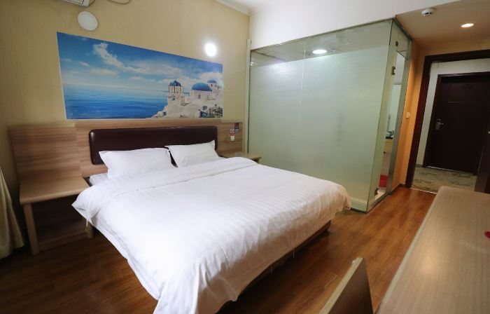 Karamay Clear Water Bay Business Hotel