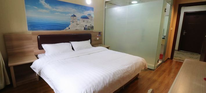 Karamay Clear Water Bay Business Hotel Hotels in Карамай