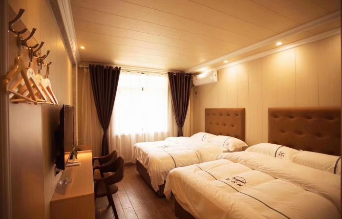 Tongdao Zhisongbai B&B