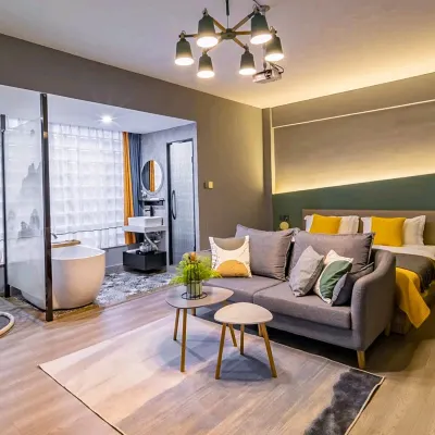 Hetang Yueshe Guesthouse Отели рядом с достопримечательностью «Парк Донху»